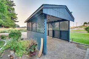 Prosser Home w/ Stunning Outdoor Space!