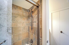 Townhome Near Lake LBJ w/ Deck & Patio!