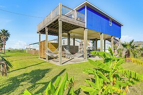 Walk to Beach: Galveston Home w/ Golf Cart!