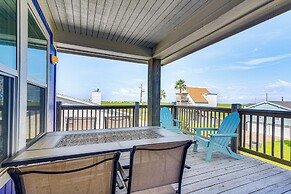 Walk to Beach: Galveston Home w/ Golf Cart!