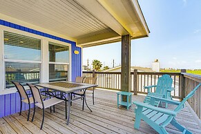 Walk to Beach: Galveston Home w/ Golf Cart!