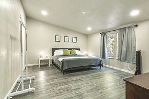 Home w/ Fire Pit & Foosball in Lake Texoma!