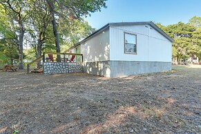 Home w/ Fire Pit & Foosball in Lake Texoma!