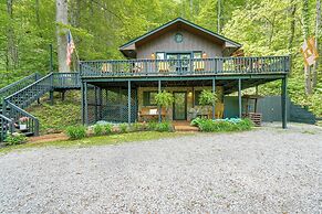 'bear Acres Getaway' Cabin w/ Deck in Townsend!