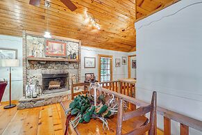 'bear Acres Getaway' Cabin w/ Deck in Townsend!