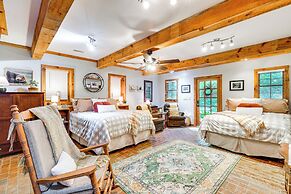 'bear Acres Getaway' Cabin w/ Deck in Townsend!