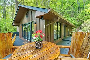'bear Acres Getaway' Cabin w/ Deck in Townsend!