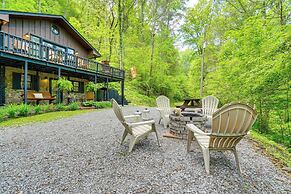 'bear Acres Getaway' Cabin w/ Deck in Townsend!