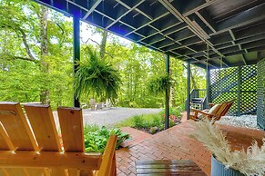 'bear Acres Getaway' Cabin w/ Deck in Townsend!