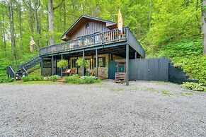 'bear Acres Getaway' Cabin w/ Deck in Townsend!