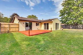 Peaceful Home Near Youngstown: Fenced Backyard!
