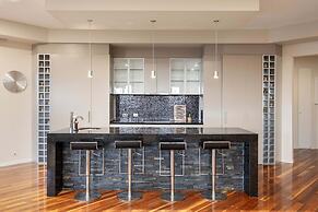 Bella Vista Heated Pool Spa With Stunning View