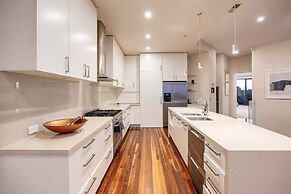 Bella Vista Heated Pool Spa With Stunning View