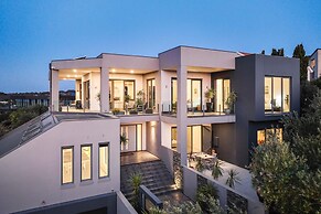 Bella Vista Heated Pool Spa With Stunning View