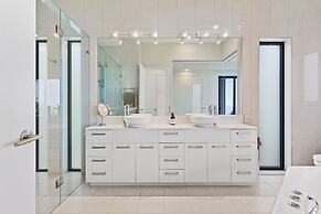 Bella Vista Heated Pool Spa With Stunning View