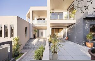 Bella Vista Heated Pool Spa With Stunning View