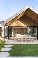 Maude Luxe Resort Style Amenities