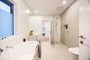 Galene Getaway Walk to Beach Pool Fire