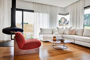 Middle of the Hill Countryside Estate