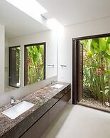 w Amazing 4BR Villa at Mesa de Yeguas