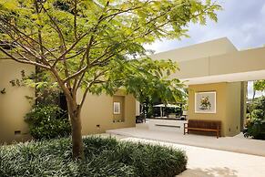 w Amazing 4BR Villa at Mesa de Yeguas