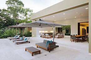 w Amazing 4BR Villa at Mesa de Yeguas