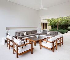 w Amazing 4BR Villa at Mesa de Yeguas