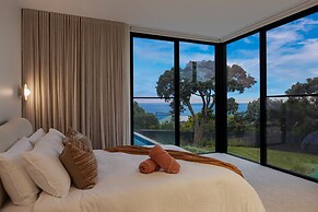 Blanc de Noir Luxe Grandeur Heated Pool and Spa