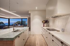 Blanc de Noir Luxe Grandeur Heated Pool and Spa