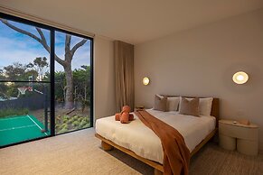 Blanc de Noir Luxe Grandeur Heated Pool and Spa