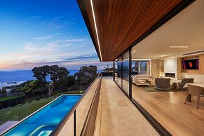 Blanc de Noir Luxe Grandeur Heated Pool and Spa