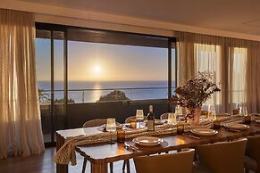 Blanc de Noir Luxe Grandeur Heated Pool and Spa