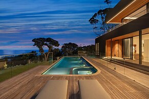 Blanc de Noir Luxe Grandeur Heated Pool and Spa