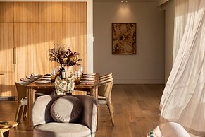 Blanc de Noir Luxe Grandeur Heated Pool and Spa