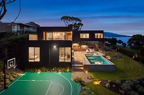 Blanc de Noir Luxe Grandeur Heated Pool and Spa