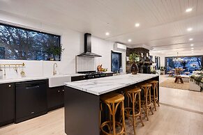 Bella s Cottage Spa Sauna Large Groups