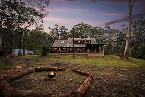 Onyx Retreat Healesville Luxury Lodge x Hot Tub