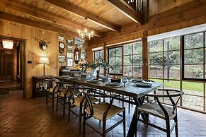 Onyx Retreat Healesville Luxury Lodge x Hot Tub