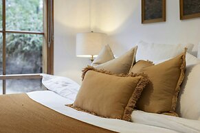 Onyx Retreat Healesville Luxury Lodge x Hot Tub