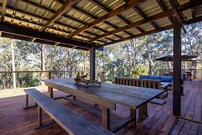 Onyx Retreat Healesville Luxury Lodge x Hot Tub