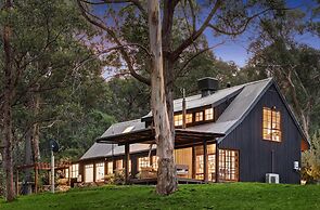 Onyx Retreat Healesville Luxury Lodge x Hot Tub