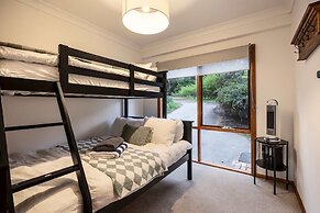 Onyx Retreat Healesville Luxury Lodge x Hot Tub