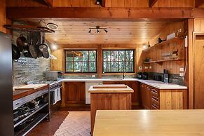 Onyx Retreat Healesville Luxury Lodge x Hot Tub