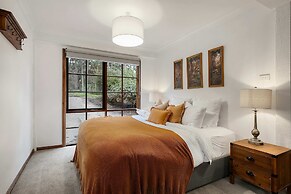 Onyx Retreat Healesville Luxury Lodge x Hot Tub