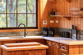 Onyx Retreat Healesville Luxury Lodge x Hot Tub