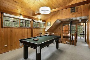 Onyx Retreat Healesville Luxury Lodge x Hot Tub