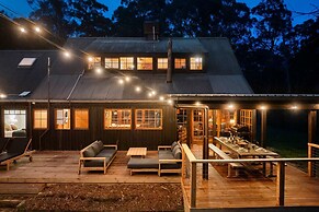 Onyx Retreat Healesville Luxury Lodge x Hot Tub