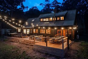 Onyx Retreat Healesville Luxury Lodge x Hot Tub