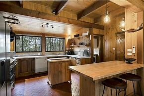 Onyx Retreat Healesville Luxury Lodge x Hot Tub