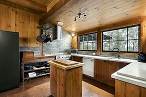 Onyx Retreat Healesville Luxury Lodge x Hot Tub